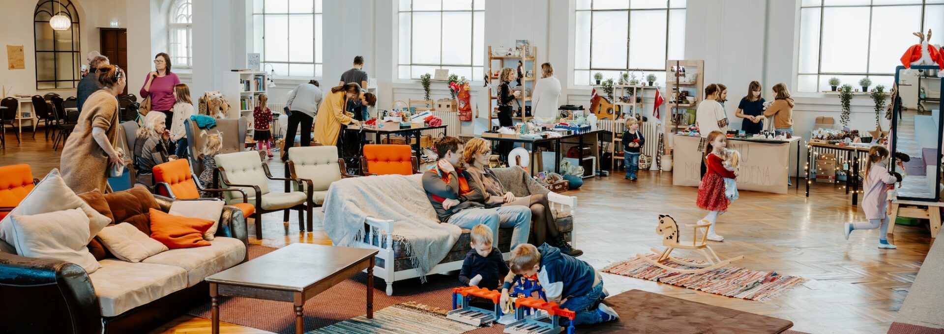 Mīlēt Dievu un darīt Viņu zināmu!